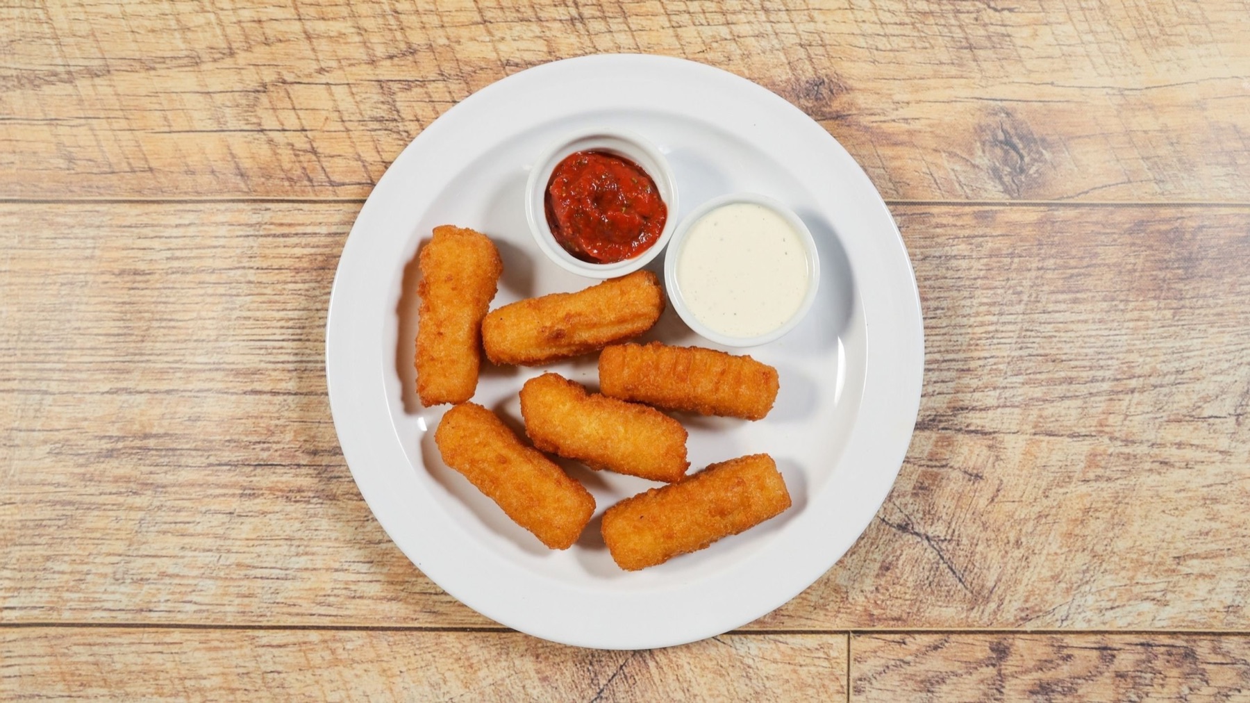 Mozzarella sticks with dipping sauces